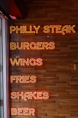 BURGER & PHILLY photo 1